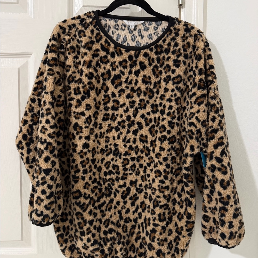 Leopard Print Fuzzy Pullover Sweater - Tan & Black